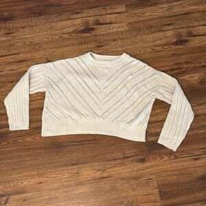 Old Navy medium knit white cropped sweater like new!